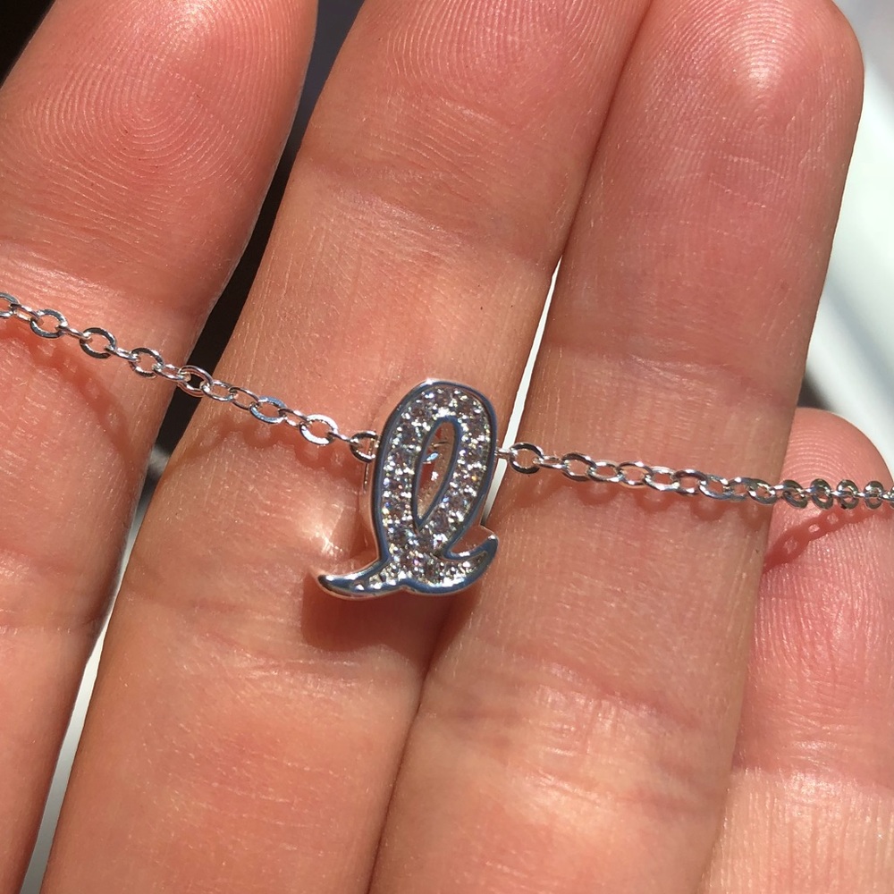 “L” initial Necklace NWT